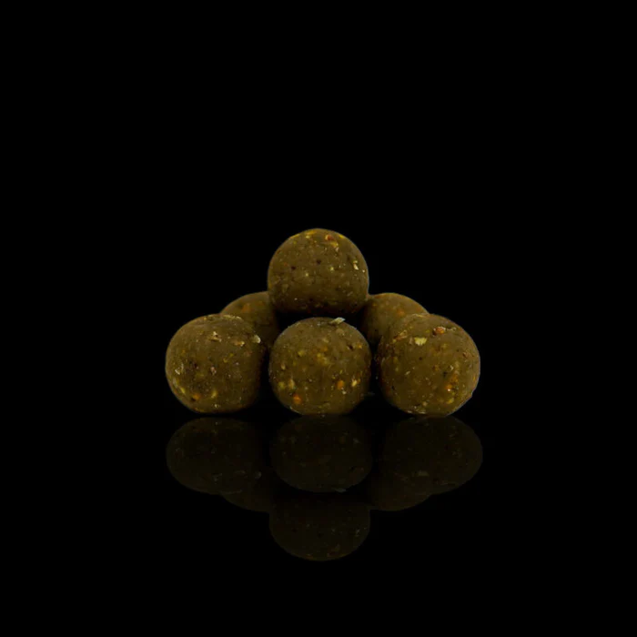 Elevate Baits Garlic Infusion Boilies - Image 2