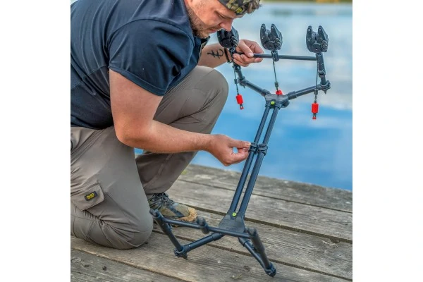 Avid Carp Revolve Super Low Pod - Image 6
